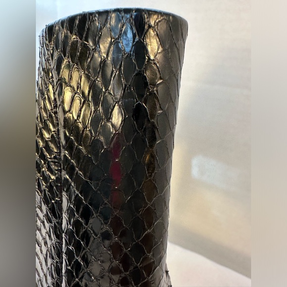 BCBG MAXAZRIA Pointed Toe Heel Ankle Boots AMAZING CONDITION! SEXY,HOLIDAY!HOT🤩 - Picture 10 of 16